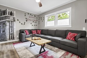 Smart TV, books, video library - Luxe Wolfpack Retreat: Walk to NC State, Shops, Dining+Firepit, Cornhole & More! (Raleigh)