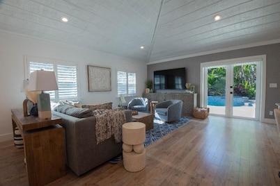 Resort-Style Pool Home in Downtown Delray Beach - 3 minutes from Atlantic Avenue