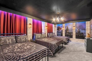 9 bedrooms, iron/ironing board, WiFi, bed sheets - Last Minute Disney! Private Pool, Hot Tub, Game Room & Themed Bedrooms. Book Now! #78229 (Orlando)