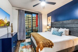 2 soverom, strykejern/-brett og sengetøy