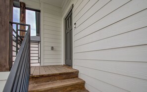 Exterior detail - Urban Oasis Retreat
 (Houston)