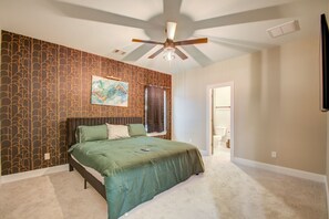 Room - Urban Oasis Retreat
 (Houston)