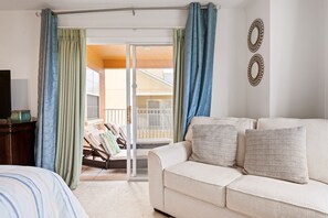 3 bedrooms, iron/ironing board, WiFi, bed sheets - Last Minute Disney Getaway! Townhouse with Private Pool. Book Now! #87733 (Orlando)