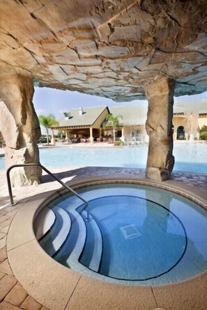 Beheizter Pool