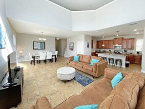 Smart TV - Last Minute Disney Getaway! Villa with Private Pool & Hot Tub. Book Now! #92433 (Orlando)