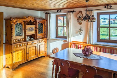 Private Farmhouse Escape: Ideal for up to 8 Guests