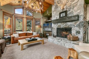 TV, fireplace - Trail's End Lodge - 4 Bedroom Residence w/ Spa #13 (Park City)