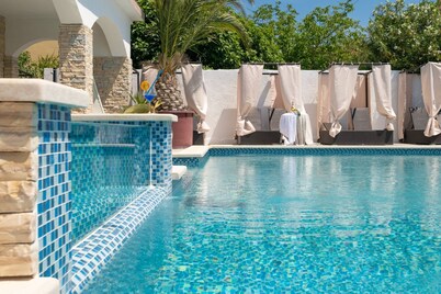 Large Villa with Private Pool in Medulin