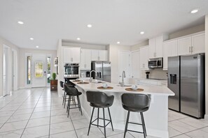 Fridge, microwave, oven, stovetop - Last Minute Disney! Private Pool, Hot Tub & Themed Bedrooms. Book Now! #109503 (Orlando)