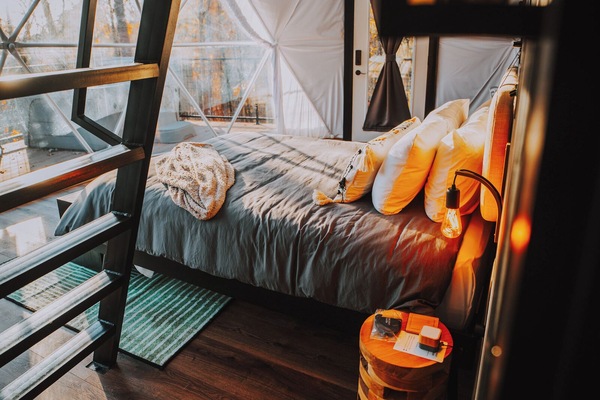 Deluxe-Zimmer, Whirlpool, Seeblick | Hochwertige Bettwaren, individuell dekoriert, individuell eingerichtet