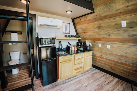 Refrigerador, microondas, placa de cocina, cafetera/tetera. Starlight Haven Weiss Lake