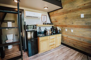 尊贵小屋, 热水浴缸, 湖景 | 私人厨房 | 冰箱、微波炉、炉灶、茶具/咖啡用具