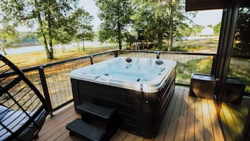 Deluxe Cabin, Kitchenette, Lakeside | Terrace/patio