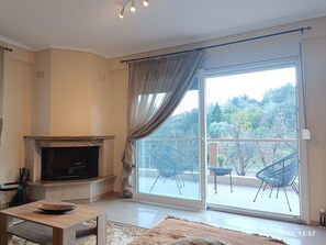 Living area - Cozy Maisonette family-sized near the Forest of Panorama (Thessaloniki)