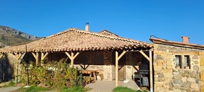 Exterior - Holiday Home 'Gîtes De Saint Ribert 6 Pièces' with Shared Terrace and Wi-Fi (LA ROCHETTE)