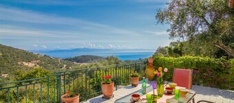 2 Bedroom Villa, Private Pool, Sea Views Paxos