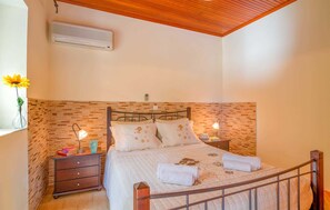 2 bedrooms, iron/ironing board, Internet, bed sheets - 2 Bedroom Villa, Private Pool, Sea Views Paxos (Gaios)