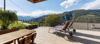 Apartment 'Obertrisaierhof 1' with Mountain View, Private Terrace and Wi-Fi