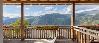 Ferienwohnung 'Obertrisaierhof' mit Bergblick, Gemeinschaftsgarten und WLAN