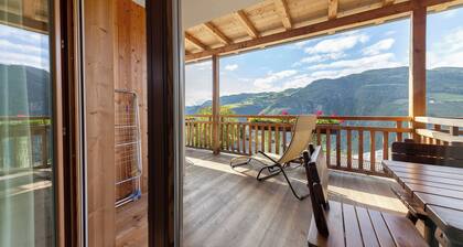 Appartement 'Obertrisaierhof' avec vue sur la montagne, jardin commun et Wi-Fi