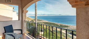 Villa 'Almela's' with Spectacular Sea View, Wi-Fi and Air Conditioning