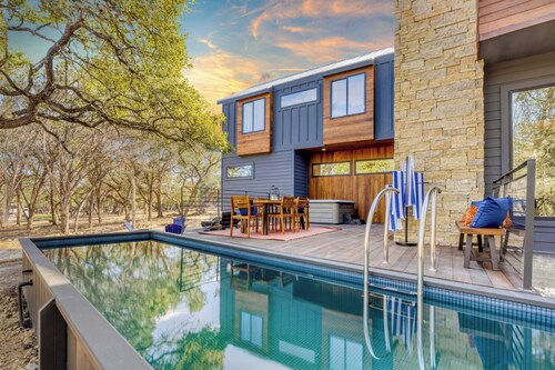 Pool, Hot Tub, Game Room, Fire Pit Luxe & Private 4bdr Maverick by Avantstay