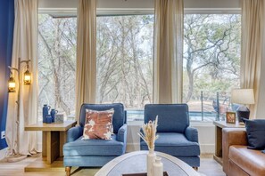 House (4 Bedrooms) | Interior - Pool, Hot Tub, Game Room, Fire Pit Luxe & Private 4bdr Maverick by Avantstay (Driftwood)