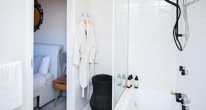 Deck Quarters - The Loft - Sleeps 2