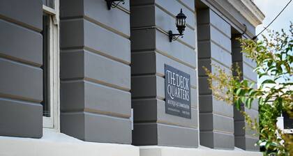 Deck Quarters - The Westwing