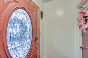 Interior - Mount Vernon Getaway - 4 Mi to the Bronx Zoo! (Mount Vernon)