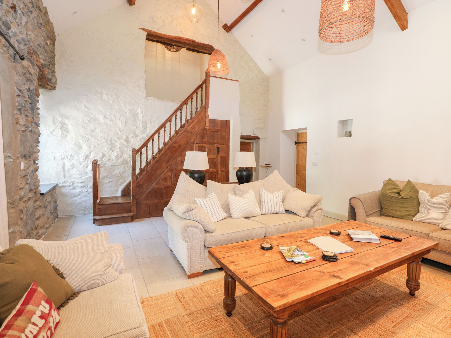 Ysgubor Maen Y Bardd, Family Friendly, With Hot Tub In Conwy - Conwy