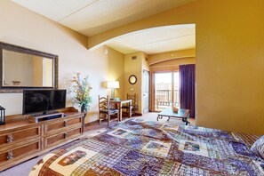 Tabla de planchar con plancha, wifi y ropa de cama