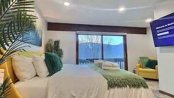 3 bedrooms, iron/ironing board, travel cot, free WiFi