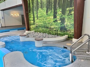 Innenpool, beheizter Pool
