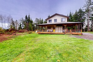 Exterior - Coastal acreage with wrap-around deck & furnished patio - great location (Ilwaco)