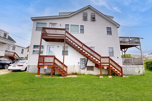 Sun-filled & serene coastal retreat with deck & stunning ocean views - near golf