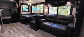 Dog-friendly Buffalo Bill Lodge on Coal Creek