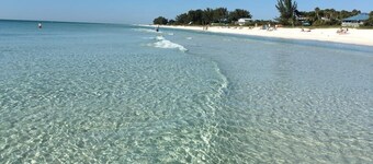 Cortez Beach Retreat "Poolside" - $150,000 Pool + Hot Tub, Dog-friendly