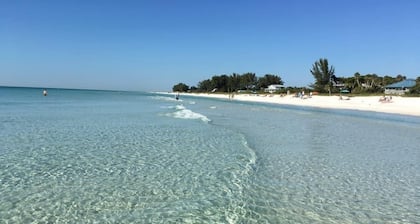 Cortez Beach Retreat "Poolside" - $150,000 Pool + Hot Tub, Dog-friendly