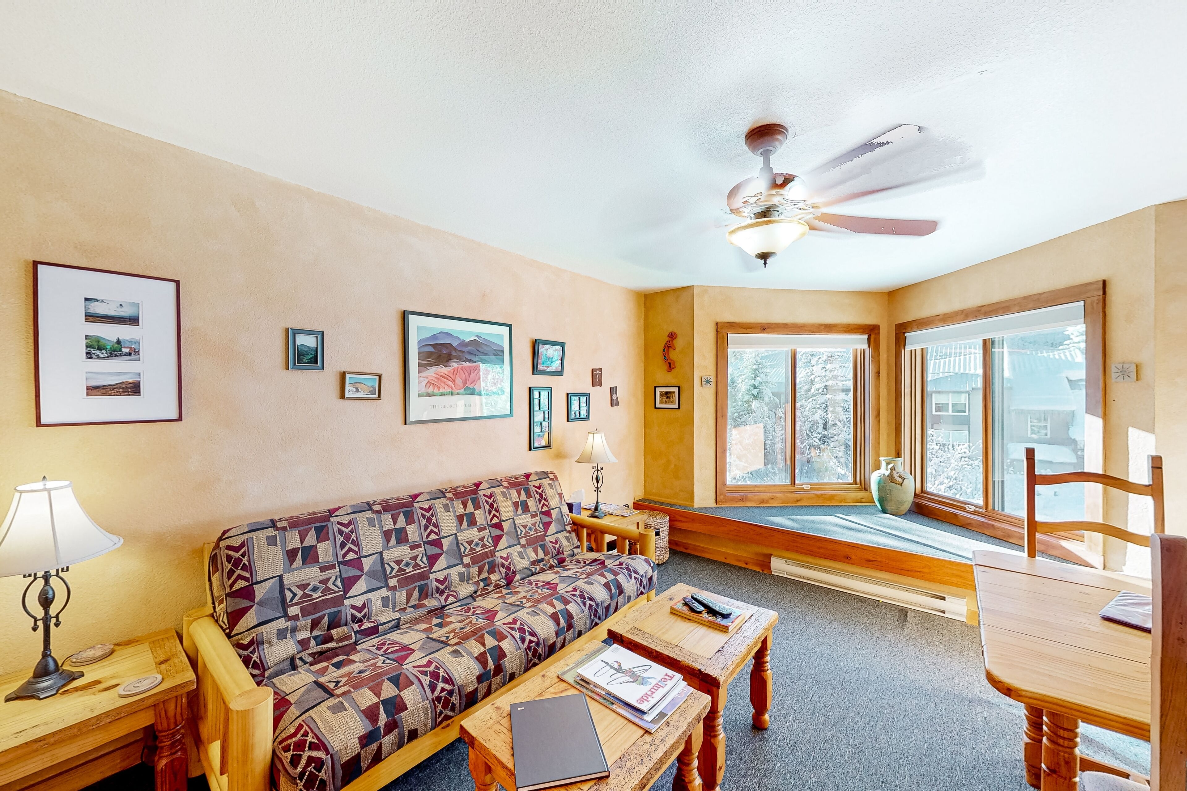 Slopeside condo with seasonal pool & year-round hot tub access - walk to lifts