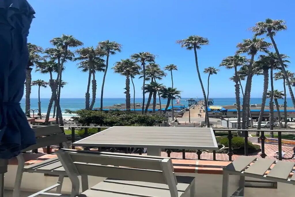Beach Front San Clemente Studio at the Pier