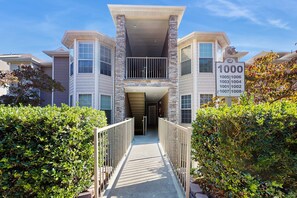 Exterior - Tranquil & bright lakefront retreat with pool, hot tub, balcony, & amazing views (Kimberling City)