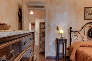 3 多间卧室、免费 WiFi、床单