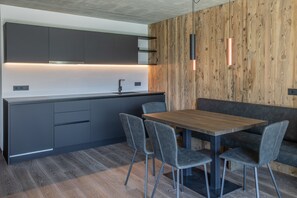 Dining - Apartment 'Köfele Lodge Agnes' with Mountain View, Shared Pool and Wi-Fi (Partschins)