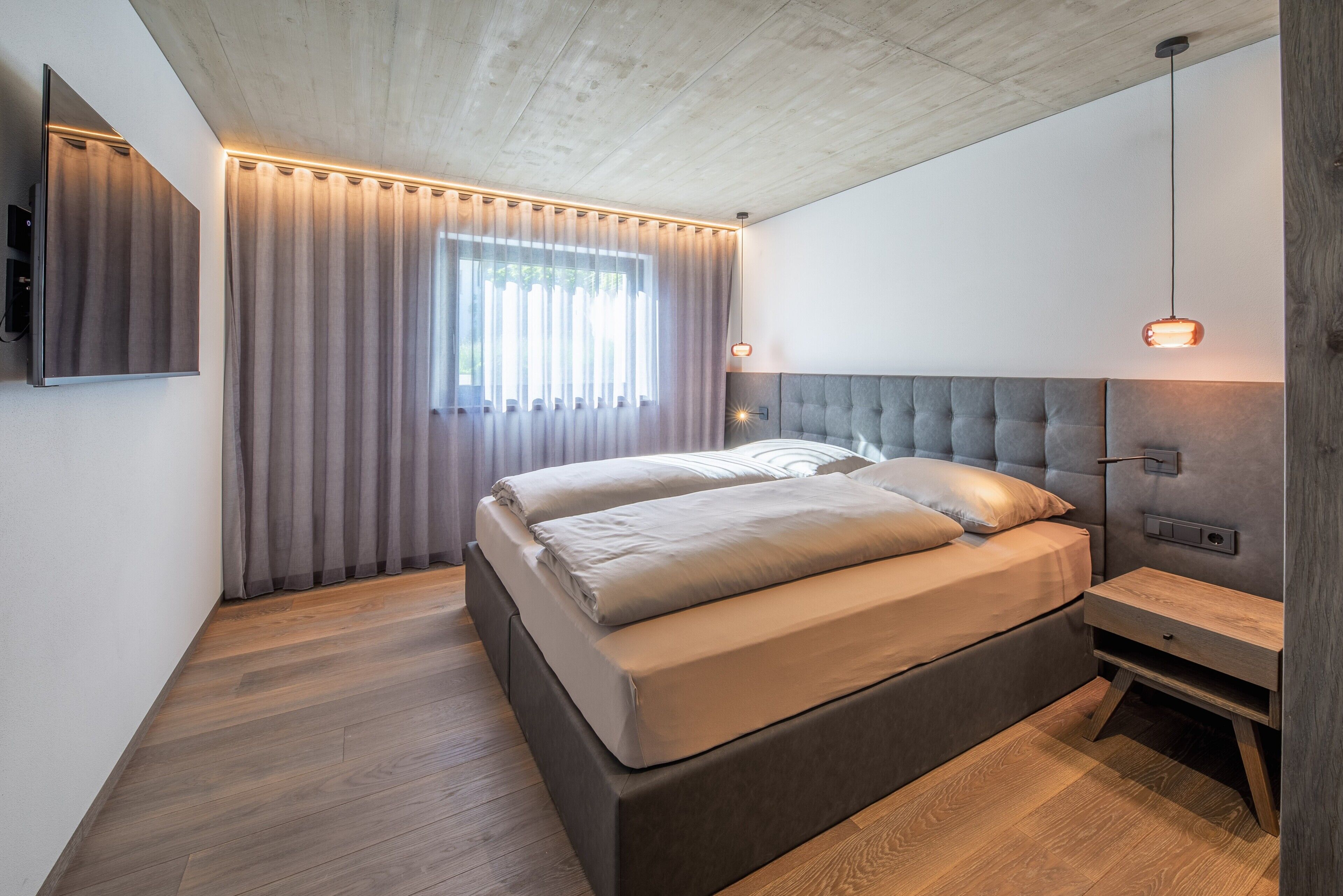 2 室のベッドルーム、WiFi (無料)、ベッドシーツ