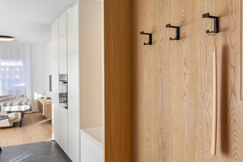 Appartamento 'Mountain Meadows Apt 2' con vista sulle montagne, terrazza privata e Wi-Fi