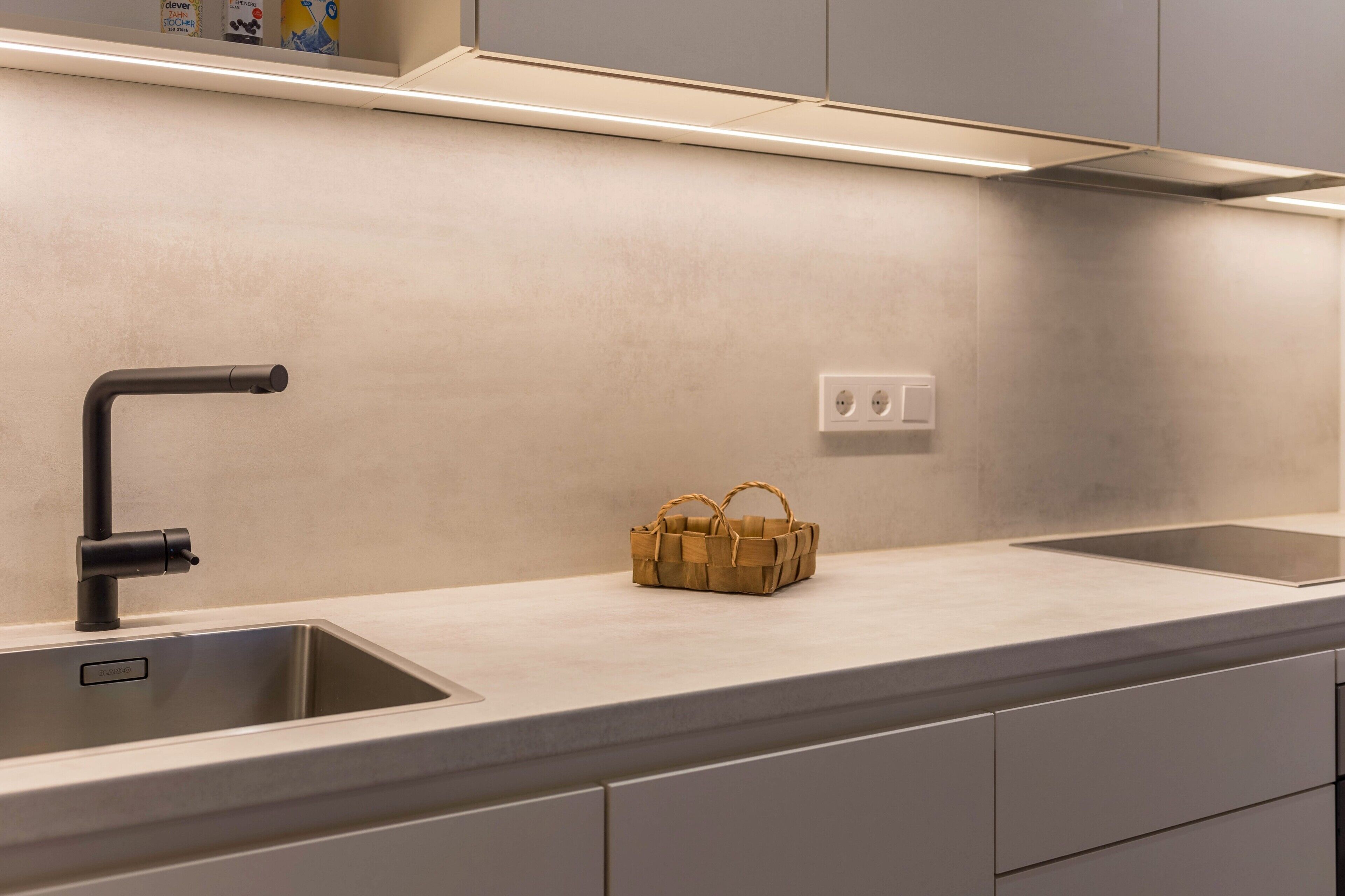 Refrigerador, horno, placa de cocina, lavavajillas