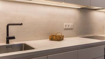 Refrigerador, horno, placa de cocina, lavavajillas