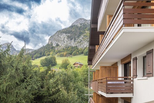 Apartment 'Appartement Spacieux 6 Personnes' with Mountain View, Private Terrace and Wi-Fi