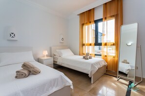 3 bedrooms, iron/ironing board, free WiFi, bed sheets